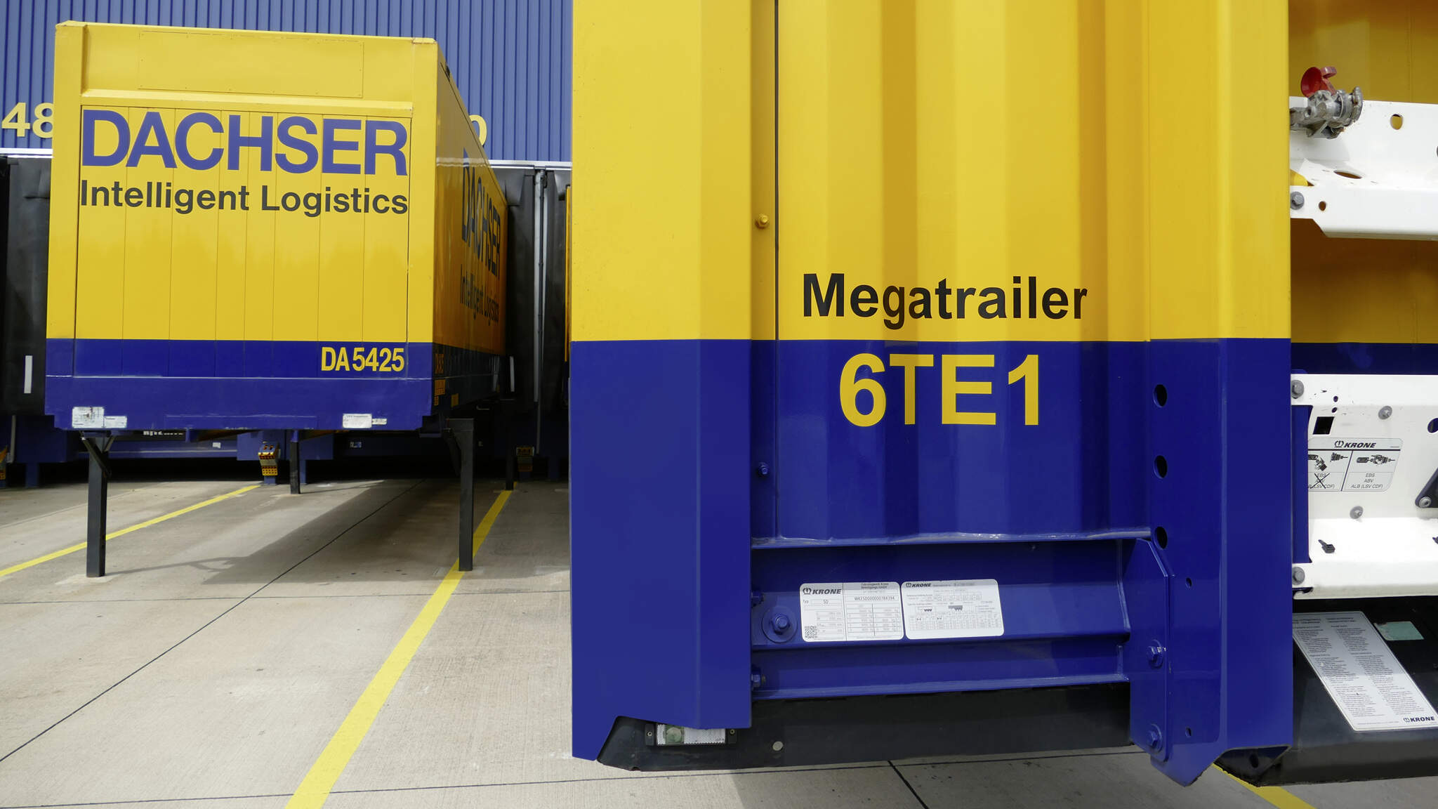 A substituição gradual dos semirreboques da divisão European Logistics irá permitir à DACHSER otimizar a capacidade de carga e, ao mesmo tempo, diminuir o impacto climático do transporte.