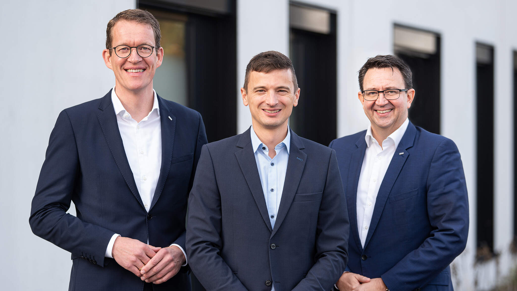 Burkhard Eling (CEO da DACHSER), Markus Lechner (General Manager kasasi), Stefan Hohm (CDO da DACHSER)