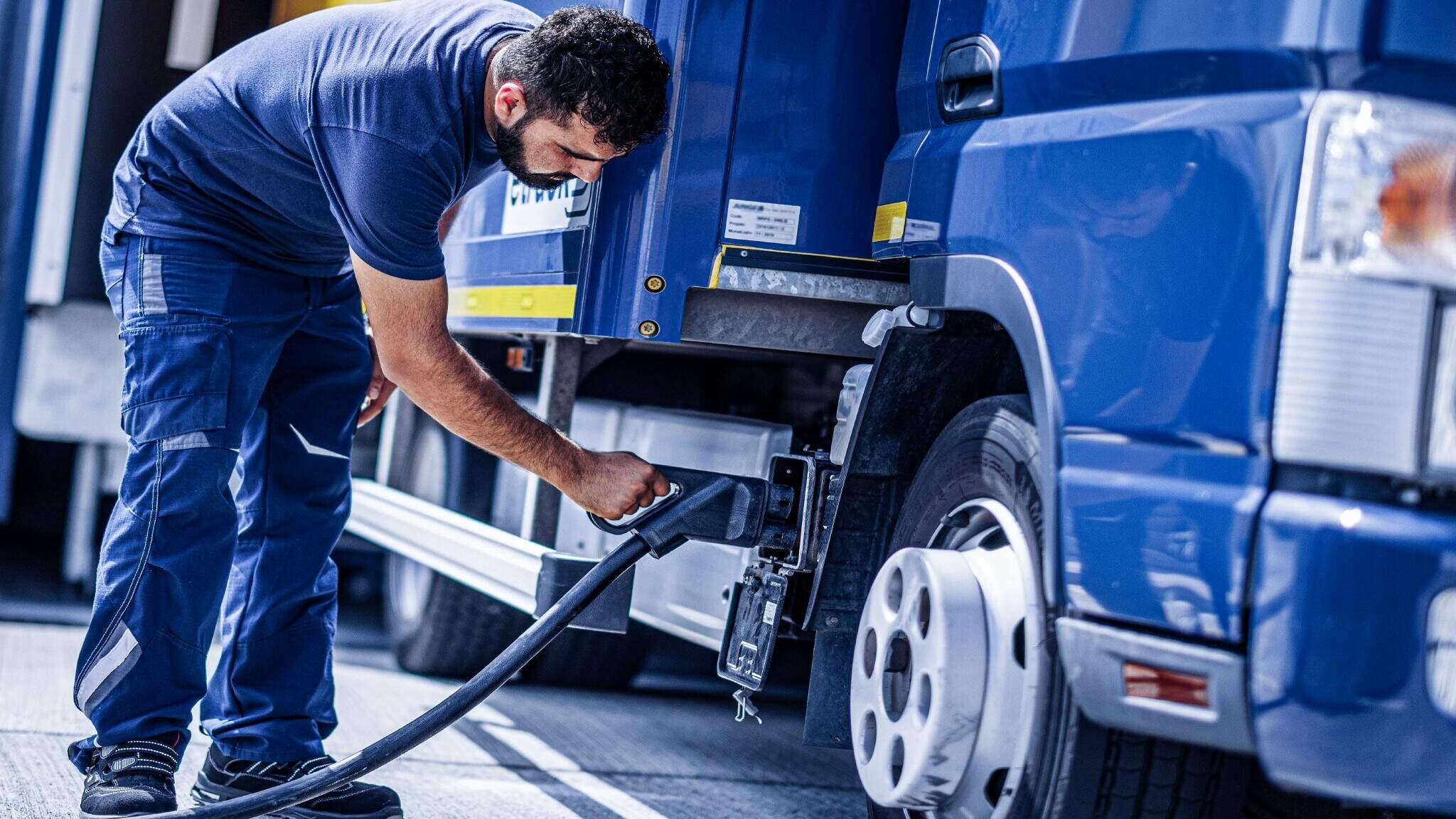 Hace dez anos, a DACHSER começou a dar passos concretos para integrar a electromobilidade e a ação climática nas suas operações logísticas quotidianas.